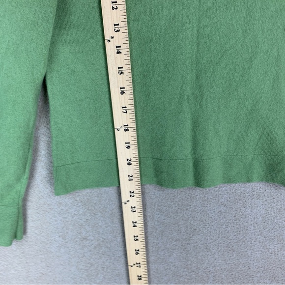 🚨SOLD 🚨Ann Taylor 100% Cashmere Sweater M Women Green V Neck Pullover Academia - Picture 7 of 7